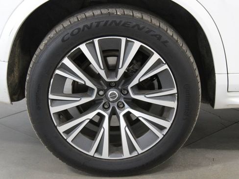 Used 2020 Volvo XC90 T6 Momentum image 12