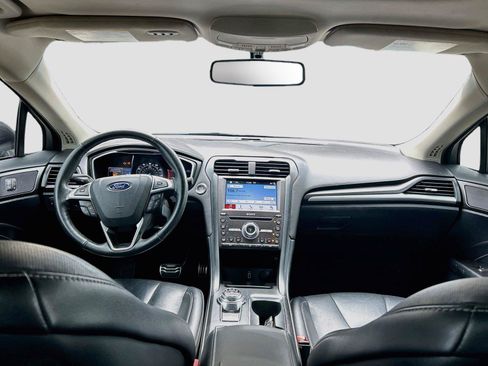 Used 2017 Ford Fusion Titanium FWD image 16