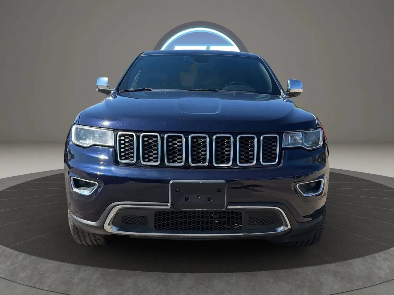 Used 2017 Jeep Grand Cherokee Limited AWD/4WD image 4