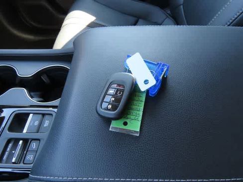 Used 2025 Honda Pilot EX-L image 27