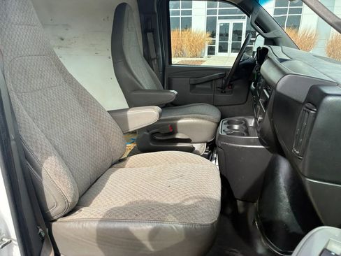 Used 2016 GMC Savana 2500 Van 3D image 13