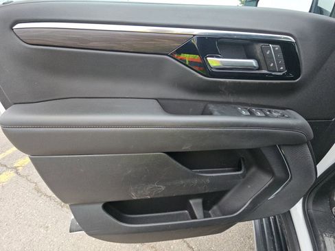 Used 2025 Chevrolet Tahoe LT image 15