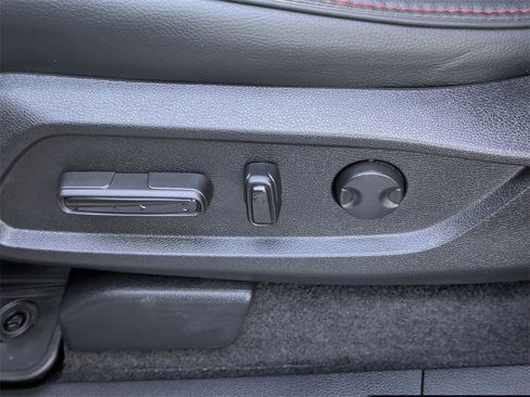 Used 2025 Honda Pilot Black Edition image 21