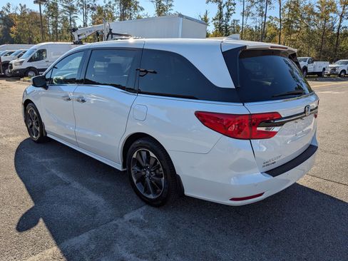 Used 2024 Honda Odyssey Elite image 7