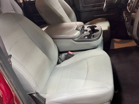 Used 2017 RAM 1500 Express AWD/4WD image 32