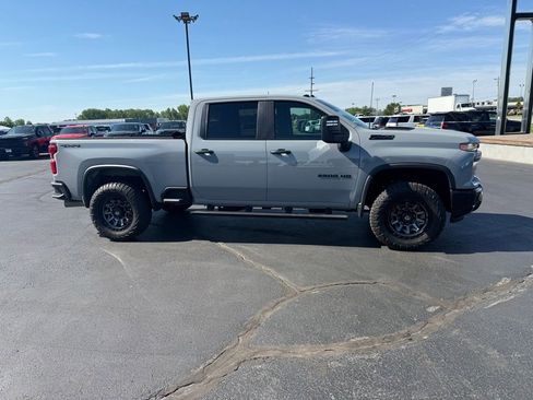 Used 2025 Chevrolet Silverado 2500 Custom w/ Custom Value Package AWD/4WD image 2