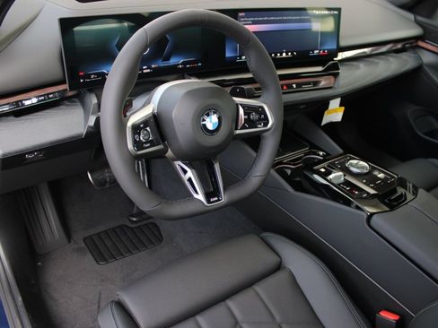 Used 2026 BMW 530i w/ M Sport Package RWD image 4
