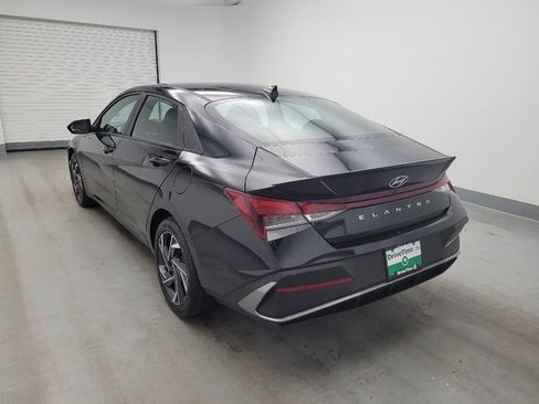 Used 2025 Hyundai Elantra Sport FWD image 5