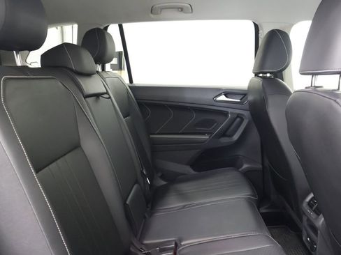 Used 2023 Volkswagen Tiguan SE image 24