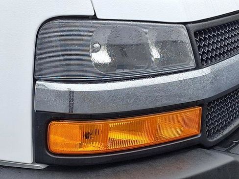Used 2024 Chevrolet Express 2500 w/ Driver Convenience Package image 9