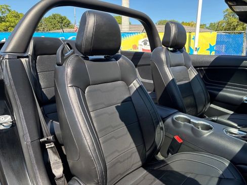 Used 2019 Ford Mustang GT Premium w/ GT Performance Package RWD image 16