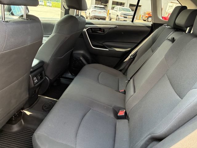 Used 2022 Toyota RAV4 LE AWD/4WD image 43