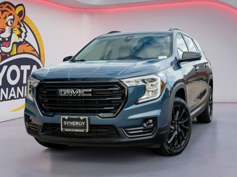 Used 2024 GMC Terrain SLT w/ Elevation Edition AWD/4WD image 2