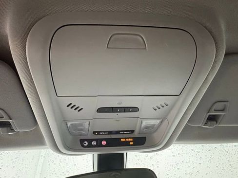 Used 2018 Chevrolet Equinox LT image 29