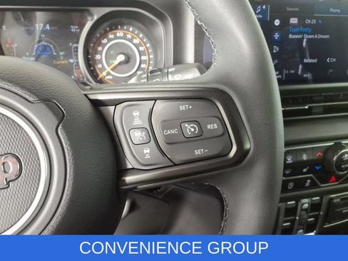 Used 2025 Jeep Wrangler Unlimited Sport AWD/4WD image 18