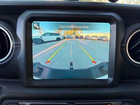 Used 2022 Jeep Gladiator Overland w/ Popular Equipment Package image 27