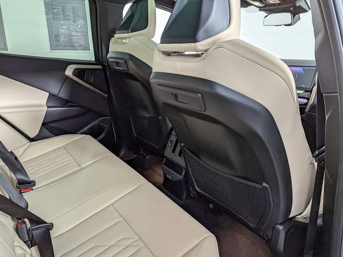 Used 2025 BMW X3 xDrive30i w/ Convenience Package image 38