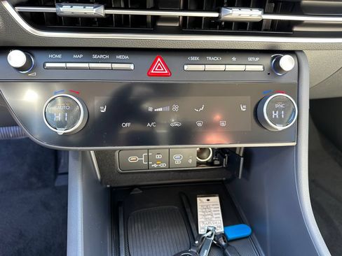New 2026 Hyundai Sonata SEL FWD image 32