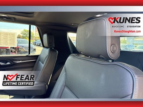 Used 2024 GMC Yukon Denali w/ Denali Reserve Package image 38