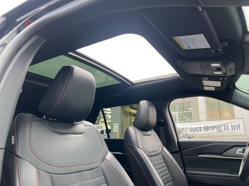 Used 2025 Ford Explorer ST-Line w/ Premium Package image 62