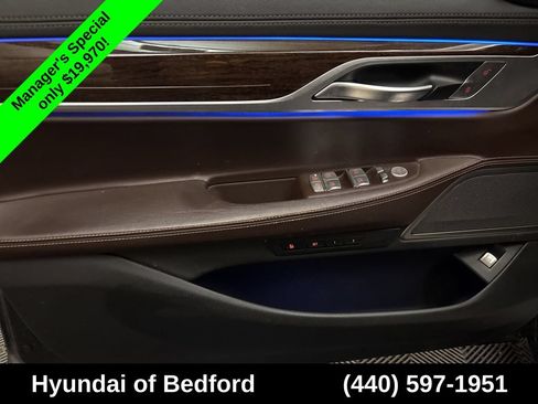 Used 2020 BMW 750i xDrive AWD/4WD image 10