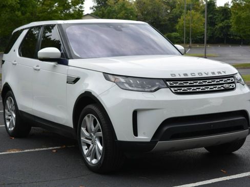 Used 2018 Land Rover Discovery HSE AWD/4WD image 3