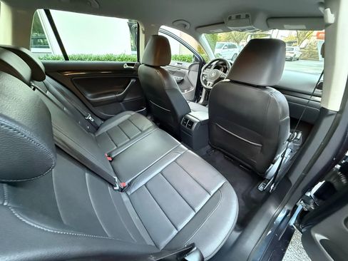 Used 2010 Volkswagen Jetta TDI image 12