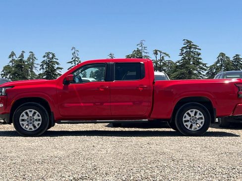 Used 2023 Nissan Frontier SV w/ Technology Package AWD/4WD image 6