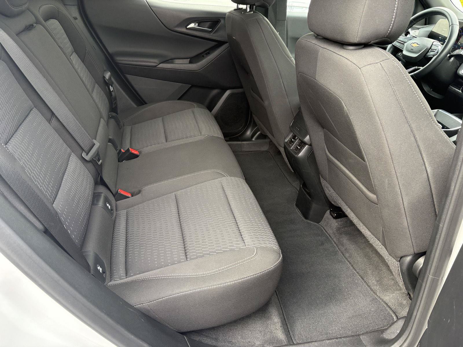 Used 2025 Chevrolet Equinox LT AWD/4WD image 25