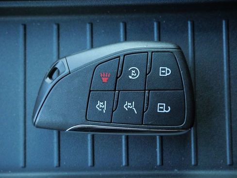 Used 2022 Chevrolet Suburban RST w/ Sport Performance Package AWD/4WD image 35
