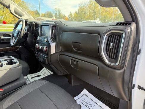 Used 2023 GMC Sierra 2500 SLE w/ SLE Value Package; image 12