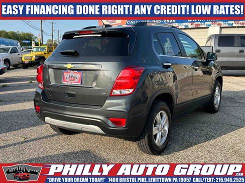 Used 2018 Chevrolet Trax LT w/ LT Convenience Package image 8