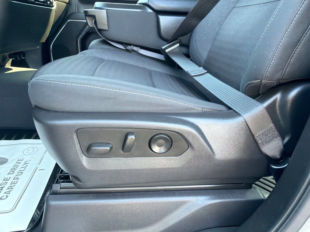 Used 2023 Chevrolet Silverado 1500 LT AWD/4WD image 28
