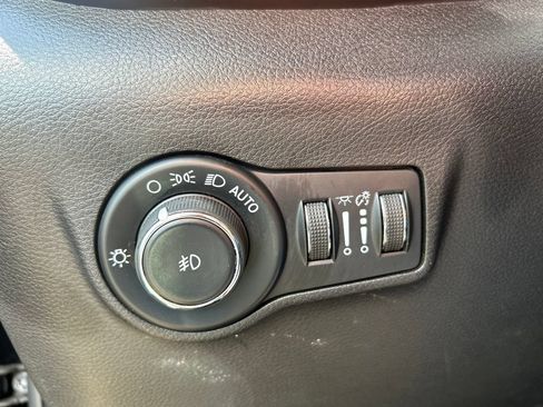 Used 2022 Jeep Compass Limited AWD/4WD image 17
