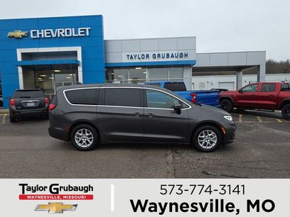 Used 2023 Chrysler Pacifica Touring-L