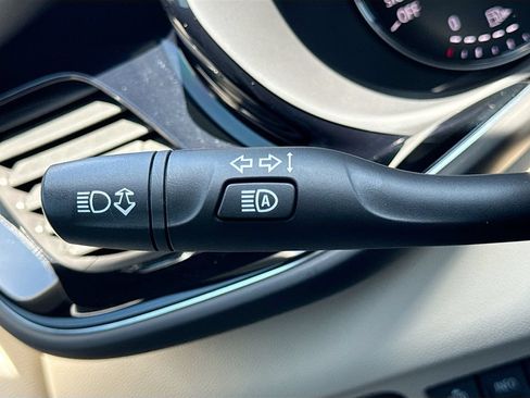Used 2021 Buick Envision Avenir FWD image 12
