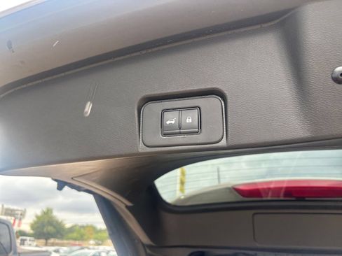 Used 2025 Nissan Rogue SV AWD/4WD image 22
