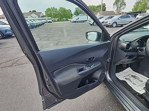 Used 2019 Nissan Kicks S FWD image 22