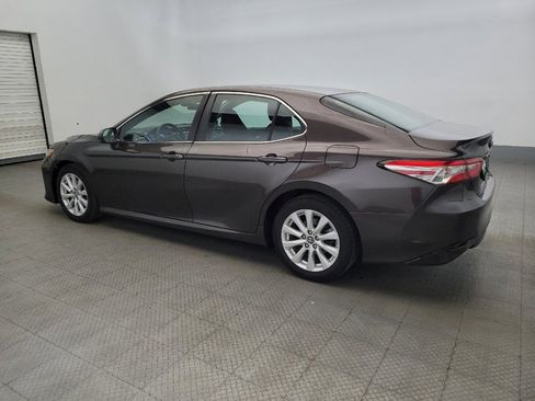 Used 2018 Toyota Camry LE image 3