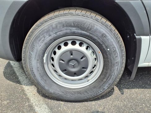 New 2025 Mercedes-Benz Sprinter 2500 image 10