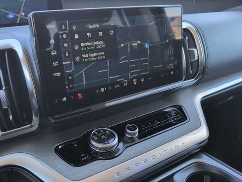 Certified 2025 Ford Expedition Platinum image 15