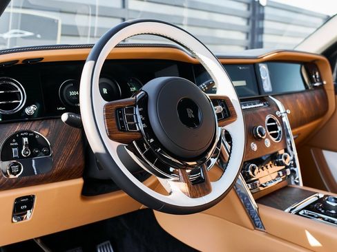 Used 2025 Rolls-Royce Cullinan image 45