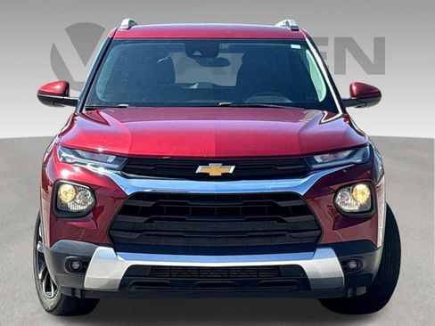 Used 2023 Chevrolet TrailBlazer LT FWD image 2