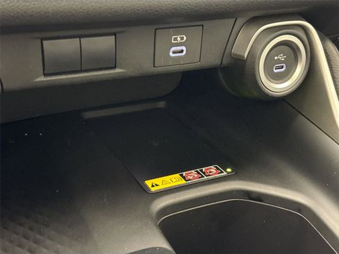 Used 2025 Toyota Grand Highlander FWD image 27