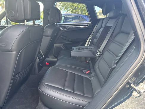 Certified 2026 Porsche Macan AWD/4WD image 6