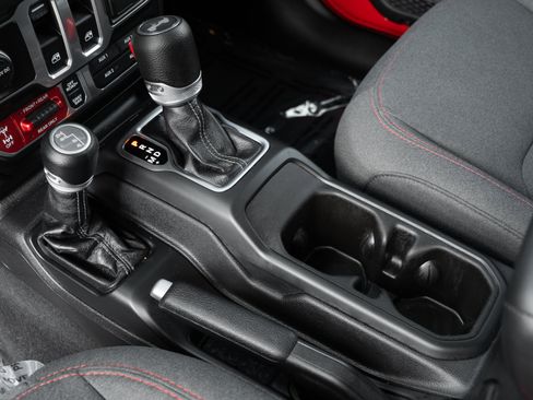 Used 2026 Jeep Wrangler Rubicon AWD/4WD image 10