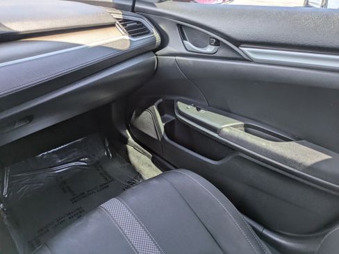 Used 2020 Honda Civic LX image 9