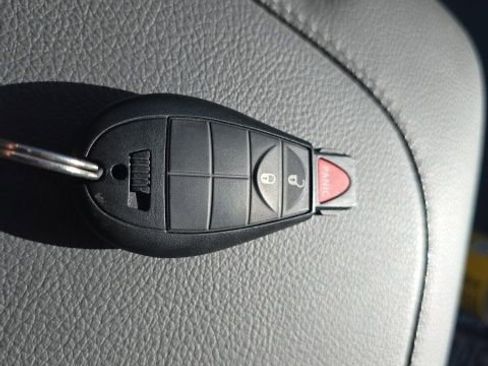 Certified 2018 RAM 1500 Express image 24