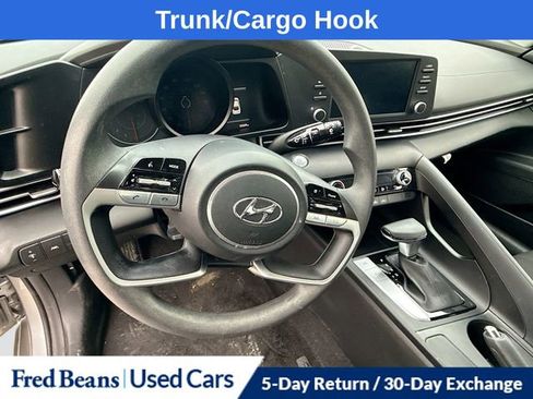 Used 2023 Hyundai Elantra SEL w/ Preferred Accessory Package image 12