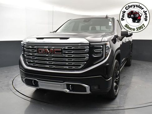 Used 2023 GMC Sierra 1500 Denali AWD/4WD image 2